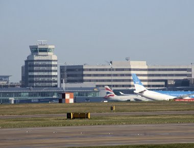 Μάντσεστερ: Εκκένωση αεροδρομίου - Εύρεση ύποπτου αντικειμένου (φωτό, βίντεο) (upd)